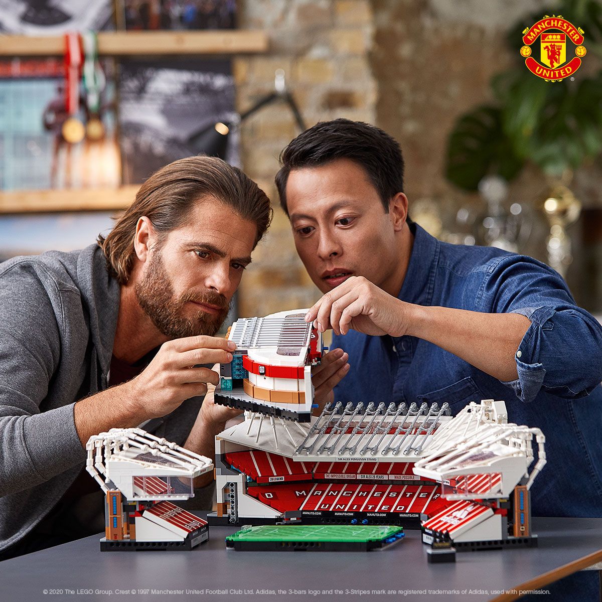 LEGO Manchester United Fußballstadion 10272 Creator Expert