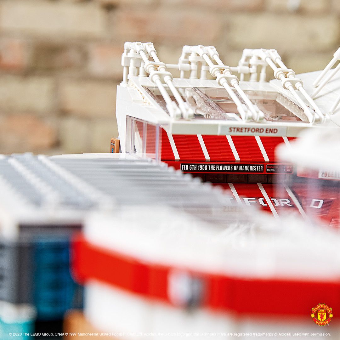 LEGO Manchester United Fußballstadion 10272 Creator Expert