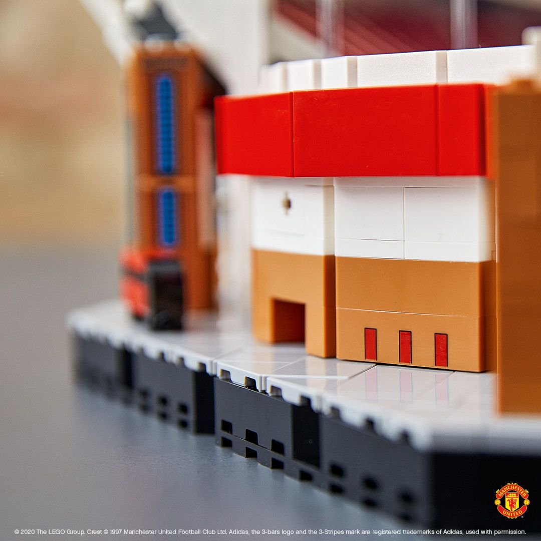LEGO Manchester United Fußballstadion 10272 Creator Expert