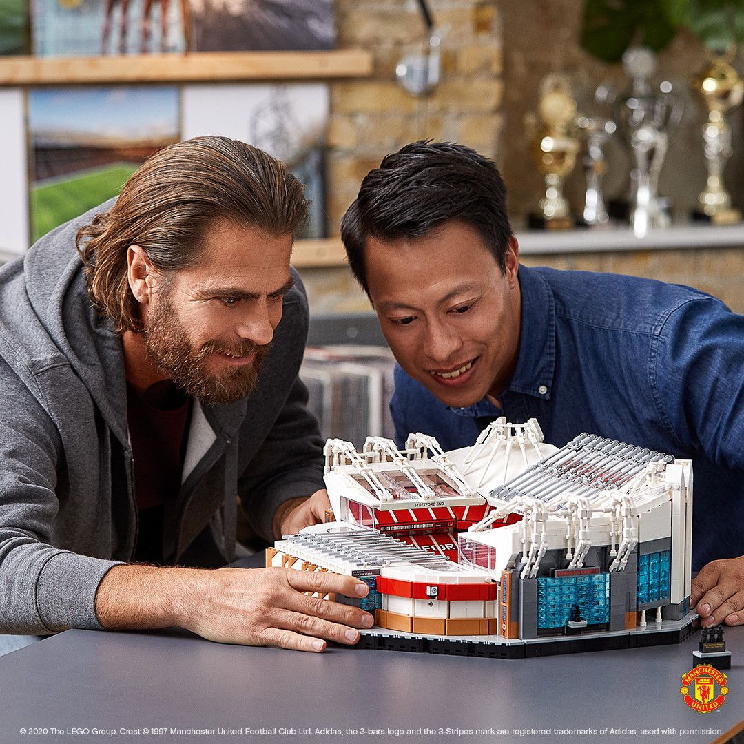 LEGO Manchester United Fußballstadion 10272 Creator Expert