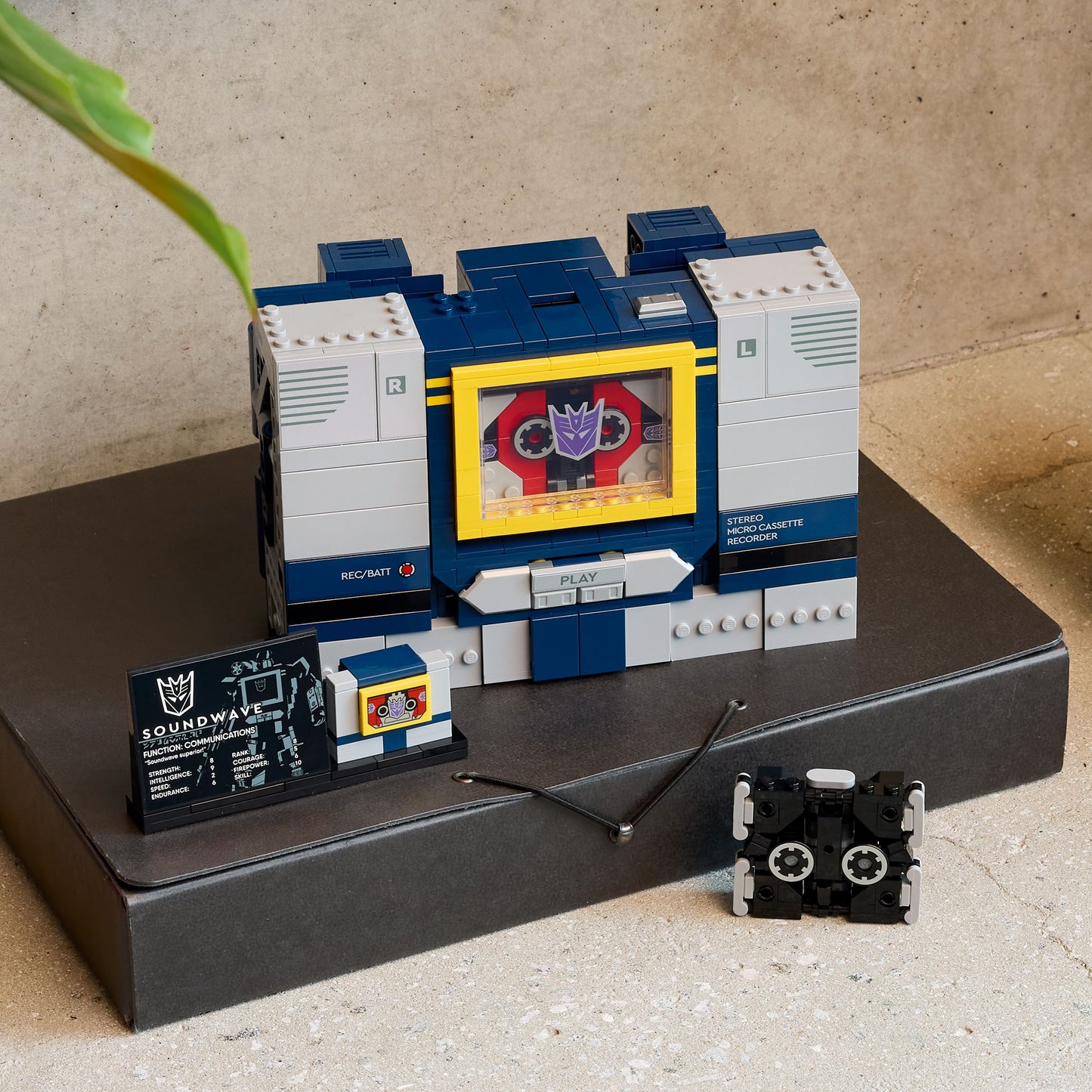 LEGO Transformers: Soundwave 10358 Icons (Pre-Order: 1 oktober)