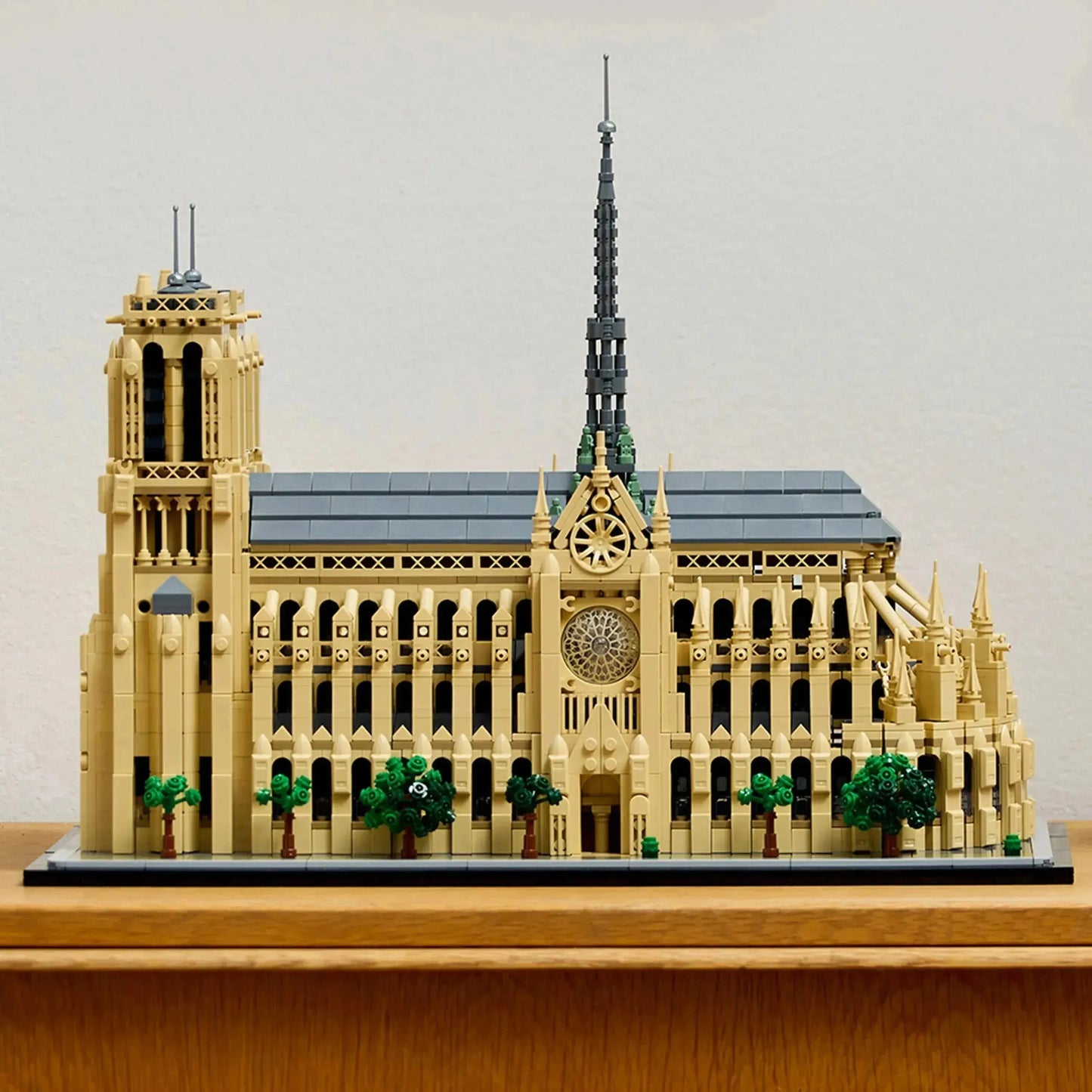LEGO The Notre-Dame de Paris 21061 Architecture