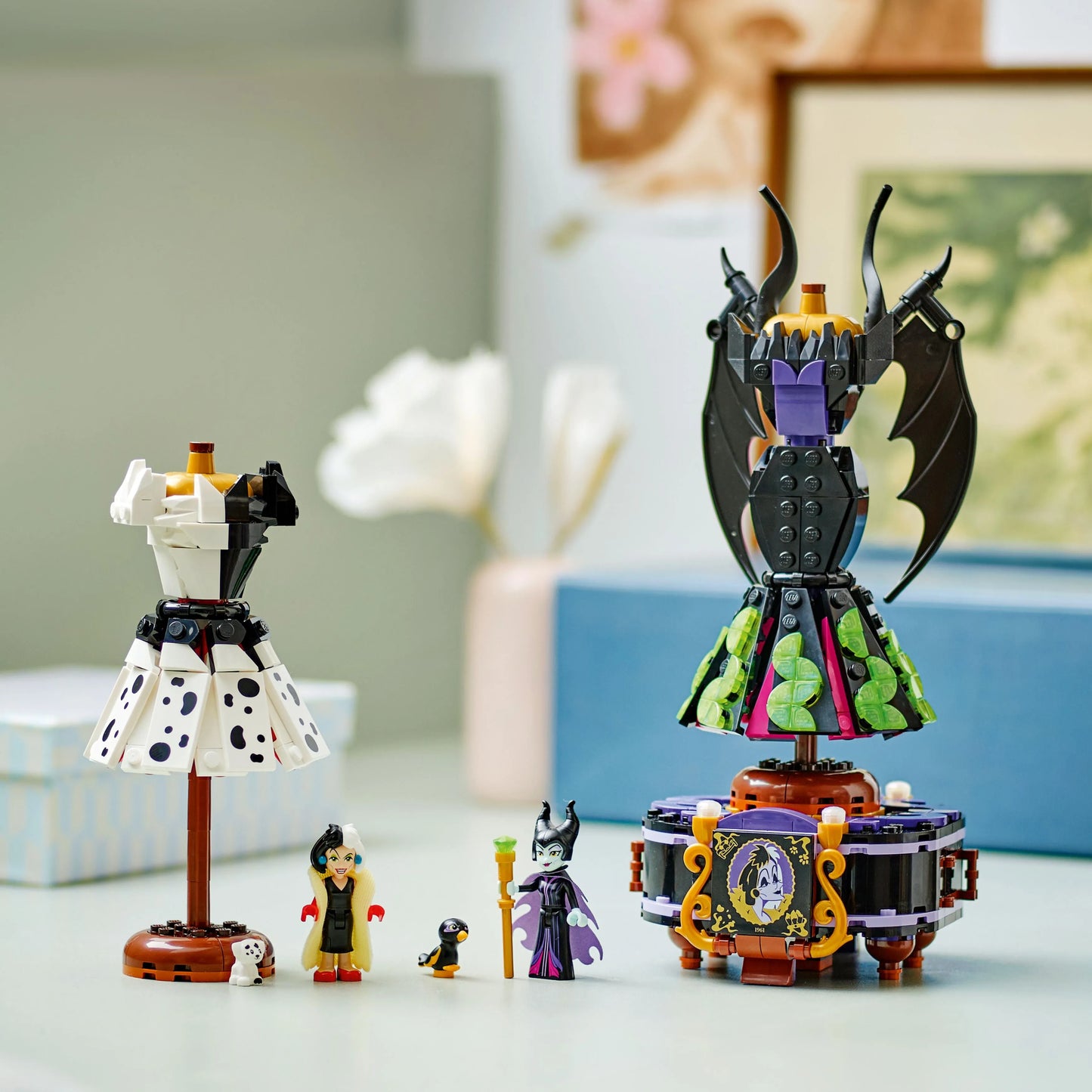 LEGO De jurken van Maleficent en Cruella De Ville 43262 Disney