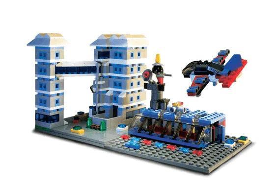 LEGO Airport 5524 Factory LEGO Factory @ 2TTOYS LEGO €. 40.00