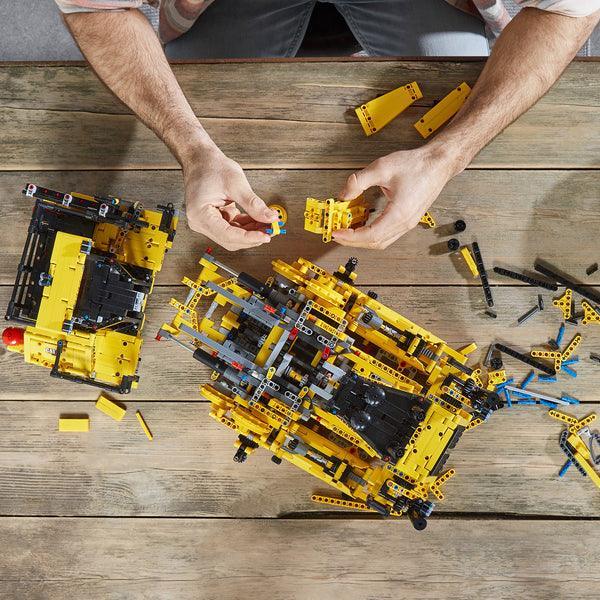 LEGO Caterpillar D11 Bulldozer met app-besturing 42131 Technic LEGO TECHNIC @ 2TTOYS LEGO €. 499.99