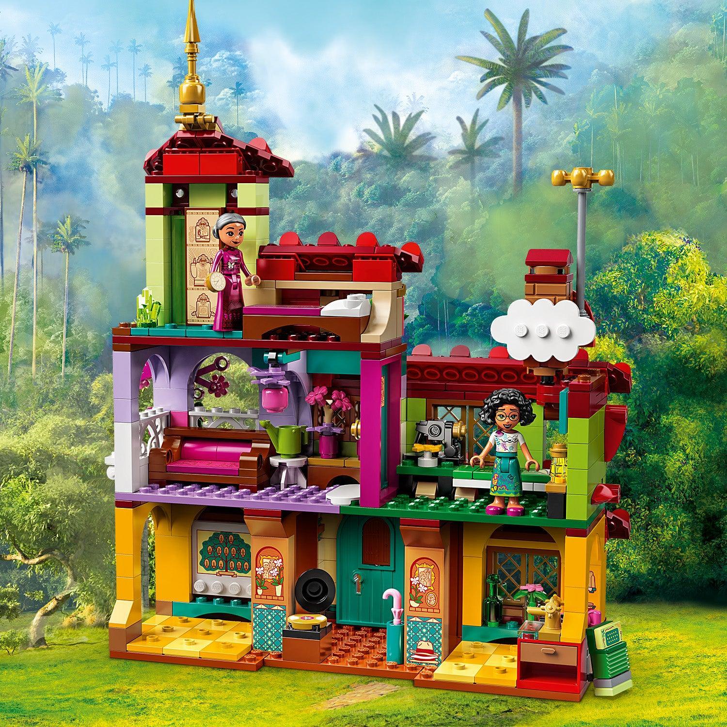 LEGO Het huis van de familie Madrigal 43202 Disney Encanto LEGO DISNEY ENCANTO @ 2TTOYS LEGO €. 49.99