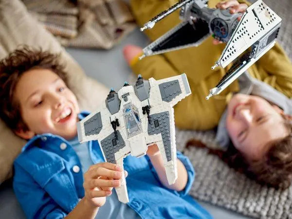 LEGO Mandalorian Fang Fighter vs TIE Interceptor 75348 StarWars LEGO STARWARS @ 2TTOYS | Official LEGO shop😊🥰 LEGO €. 99.99