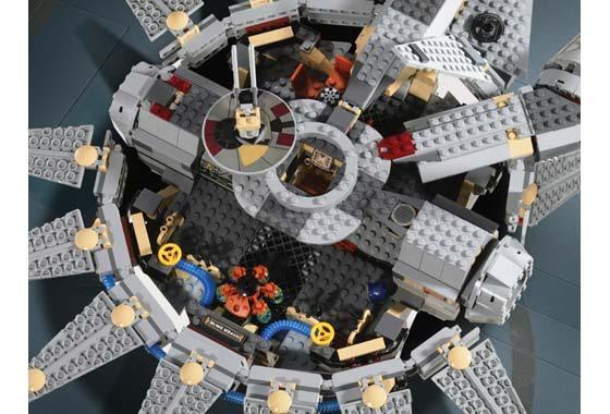 LEGO Millennium Falcon 4504 Star Wars - Episode V LEGO Star Wars - Episode V @ 2TTOYS LEGO €. 99.99